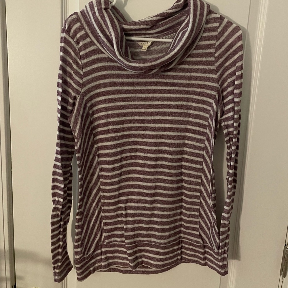 Womens Striped Fuzzy Turtleneck. Size S